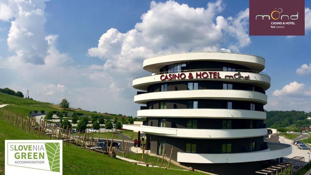 Place Near Casino Mond - Apartma Urska 셴틸 외부 사진