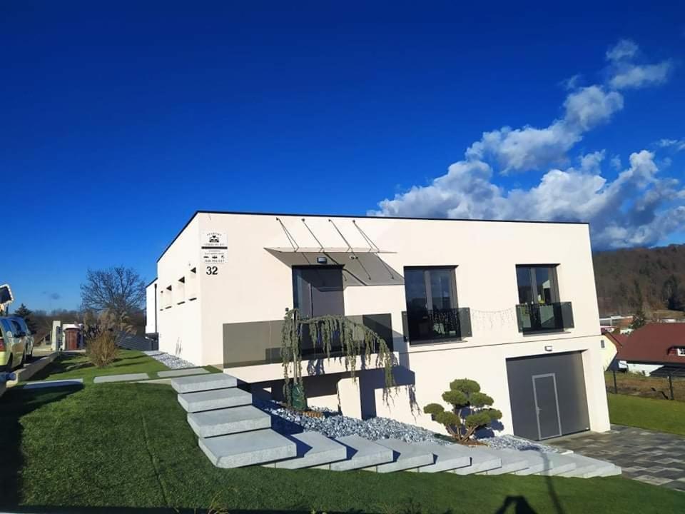 Place Near Casino Mond - Apartma Urska 셴틸 외부 사진